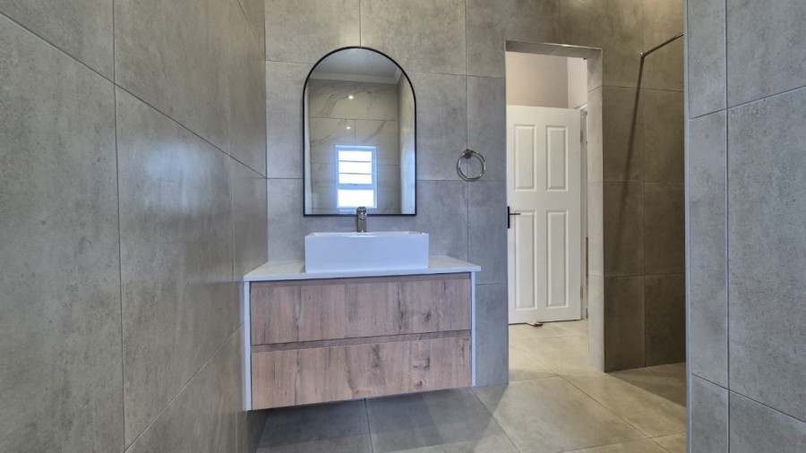 4 Bedroom Property for Sale in Country Club Western Cape